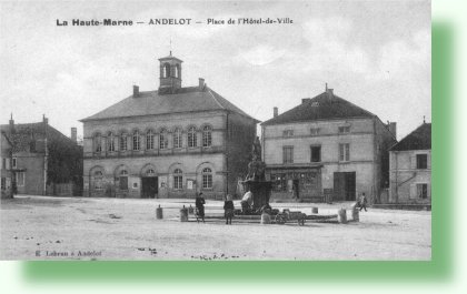 Andelot : Place de l'Hotel de Ville