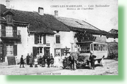 Cirey-les-Mareilles : Caf Taillandier - Arrt de l'autobus