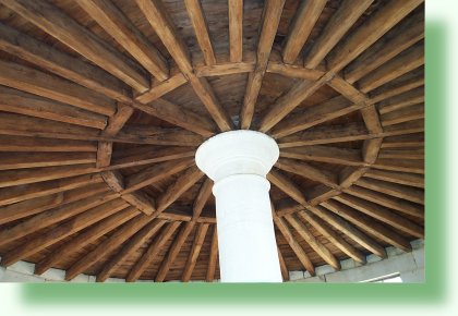 Cirey-les-Mareilles - charpente du lavoir